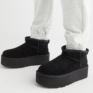 UGG Classic Ultra Mini Platform Boots Black Suede Winter Booties Women Size 9